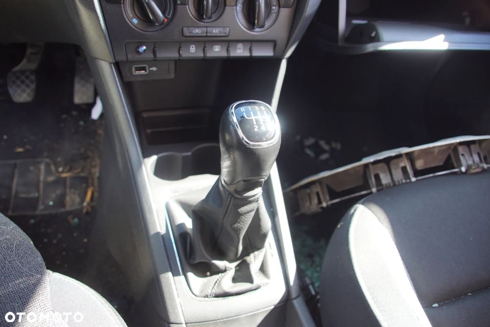 Auto na części - Skoda Rapid Lift 1.0 TSI 110 KM DKRC SEP LF8H 2019R Silnik Skrzynia Drzwi Maska Błotnik Klapa Zderzak Lusterko Klamka Szyba Lampa Deska Kokpit Sterownik Moduł Czujnik Licznik Wyświetlacz Panel Kierownica - 13