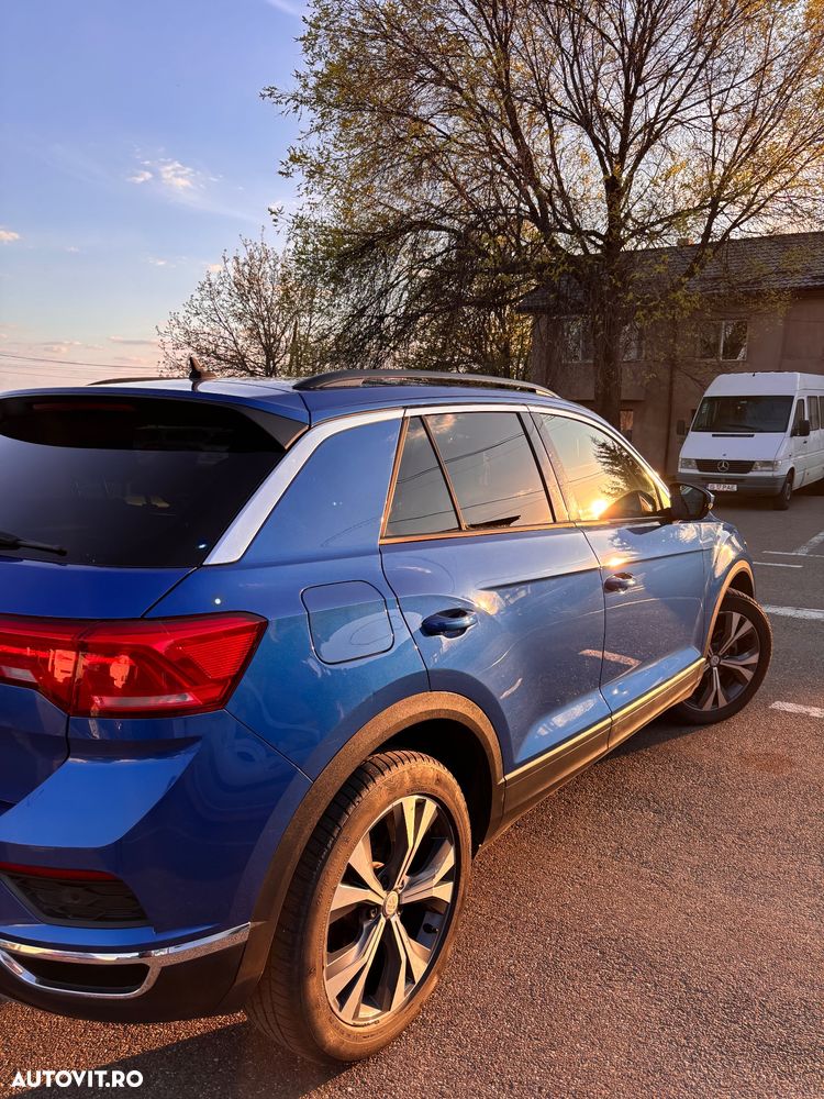 Volkswagen T-Roc - 3