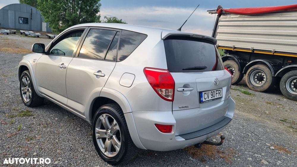 Toyota RAV4 2.2L D-CAT M/T Luxury - 3