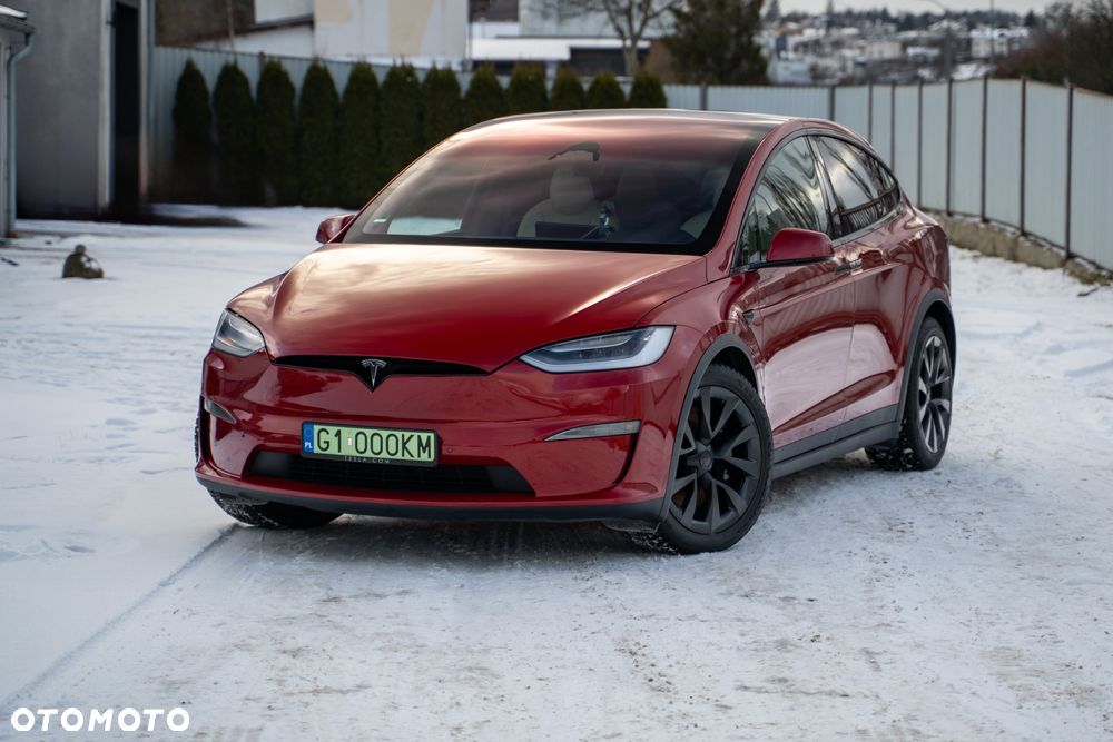 Tesla Model X - 8