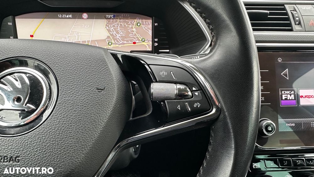 Skoda Superb Combi 2.0 TDI DSG Premium Edition - 17