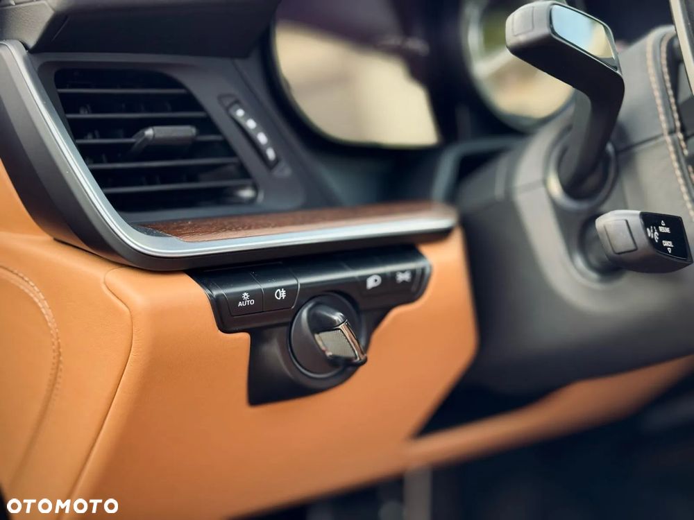 Porsche 911 Carrera Turbo S Cabrio - 15