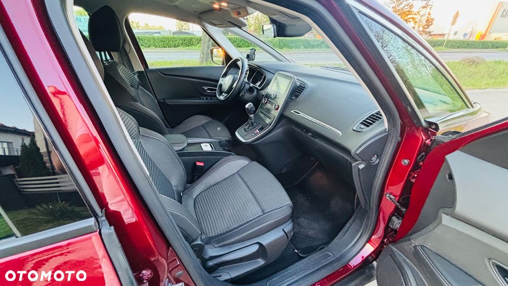 Renault Grand Scenic - 21