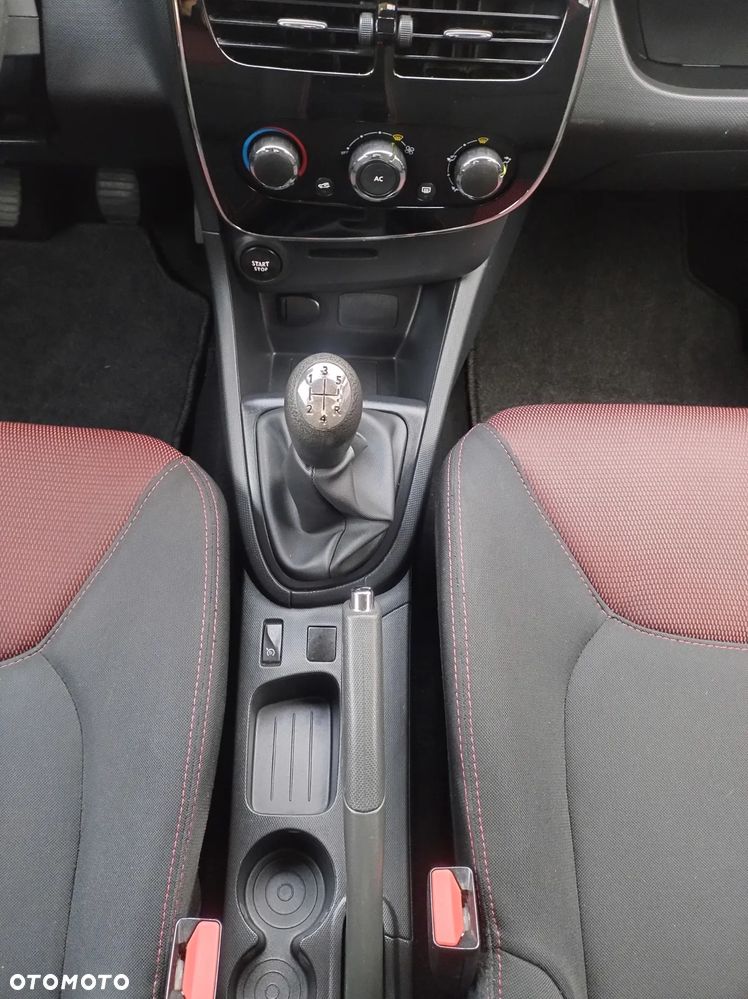 Renault Clio 1.2 16V 75 Experience - 28