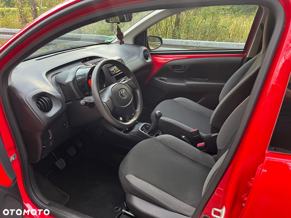 Toyota Aygo x-play - 8