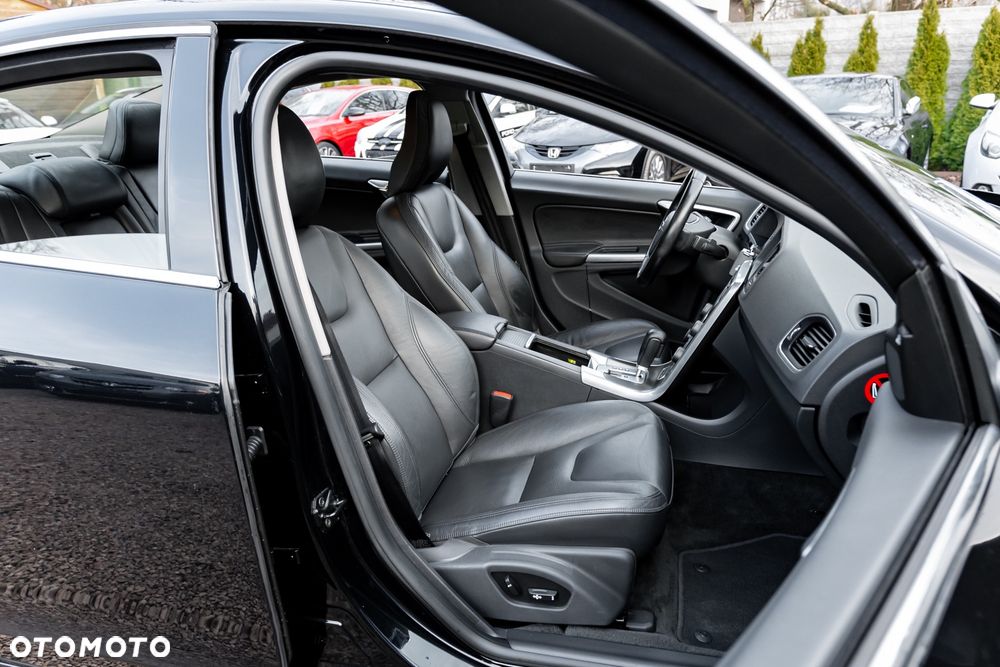 Volvo S60 T6 AWD Geartronic Summum - 23