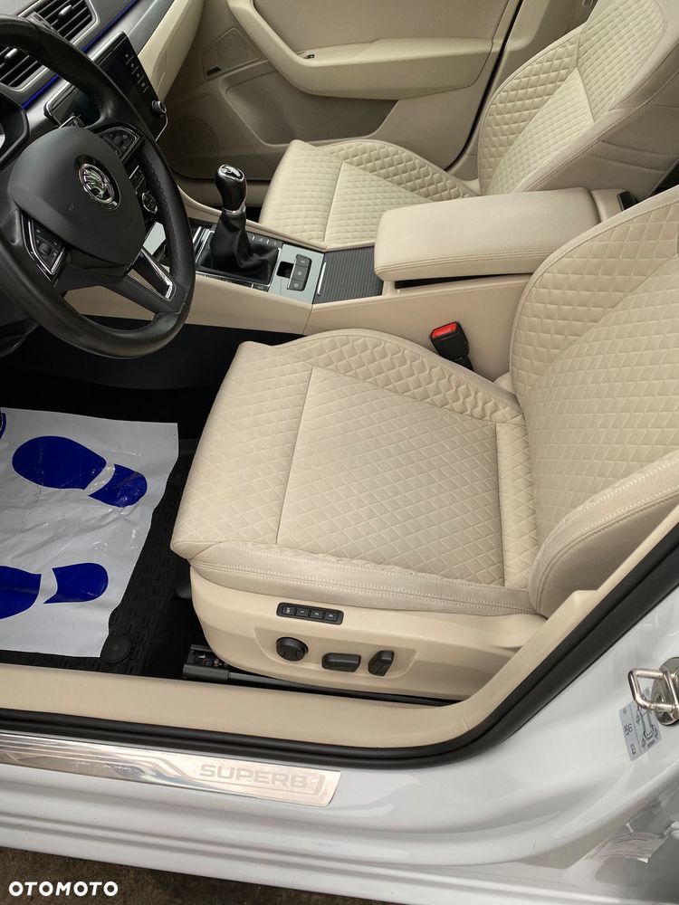 Skoda Superb 2.0 TDI Style - 8