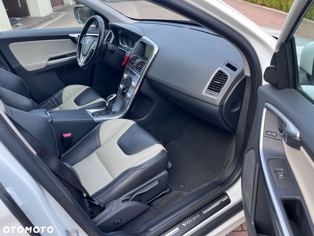Volvo XC 60 D4 Geartronic Momentum - 15