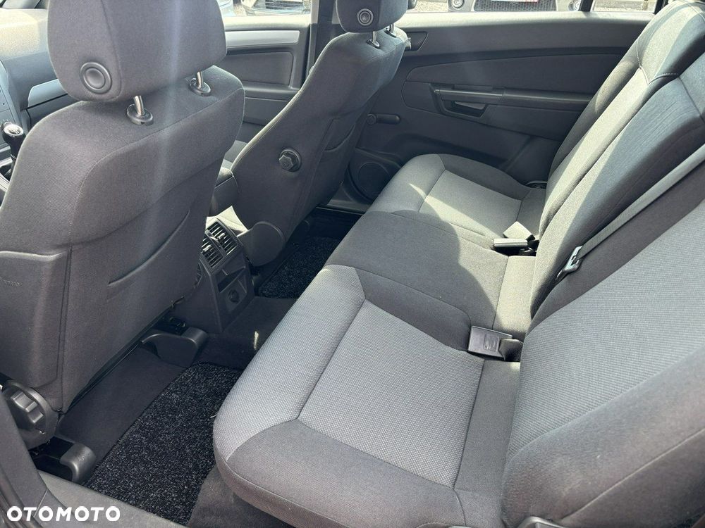 Opel Zafira - 16