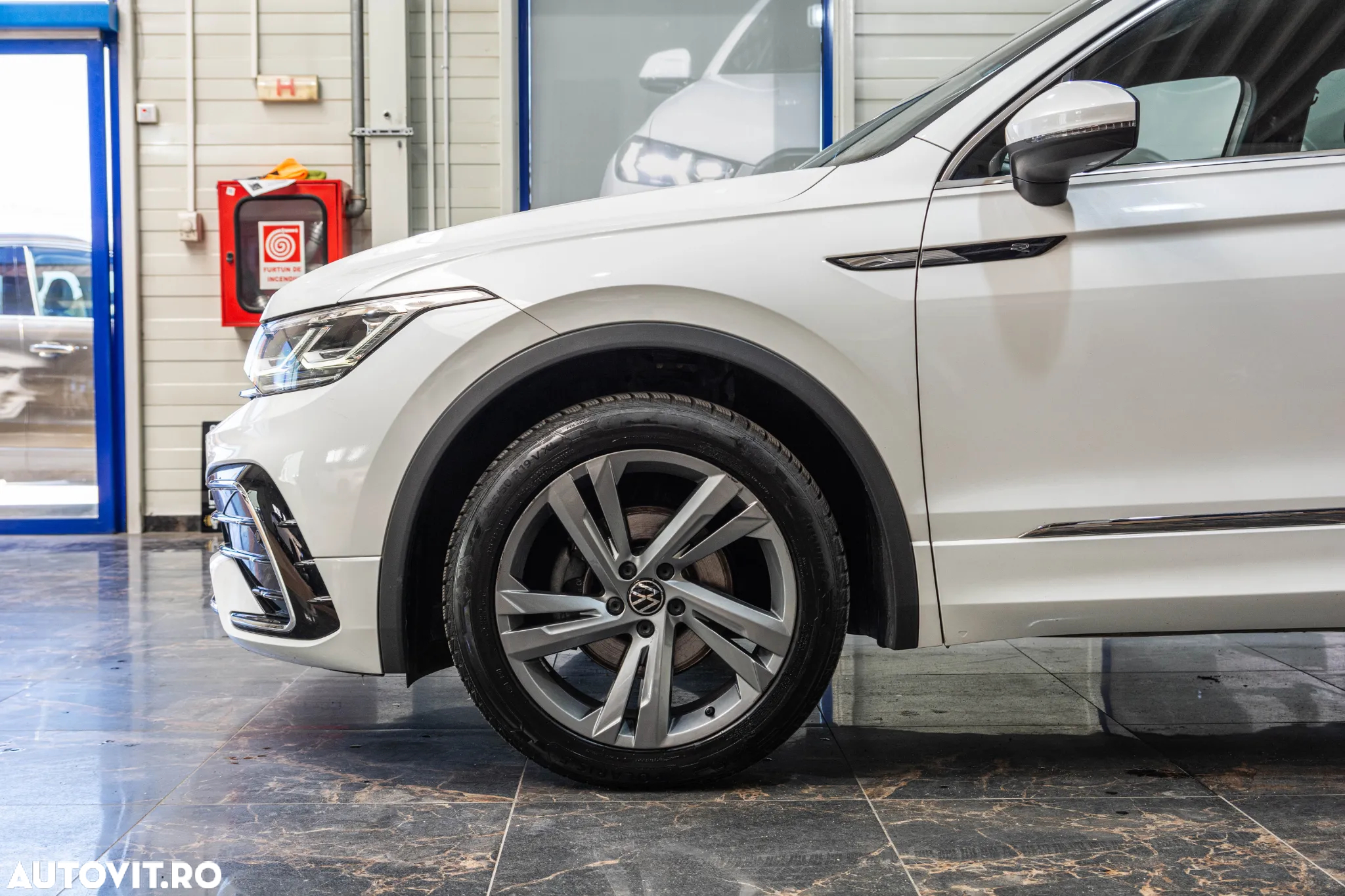 Volkswagen Tiguan 2.0 TDI SCR DSG 4Motion R-Line - 9