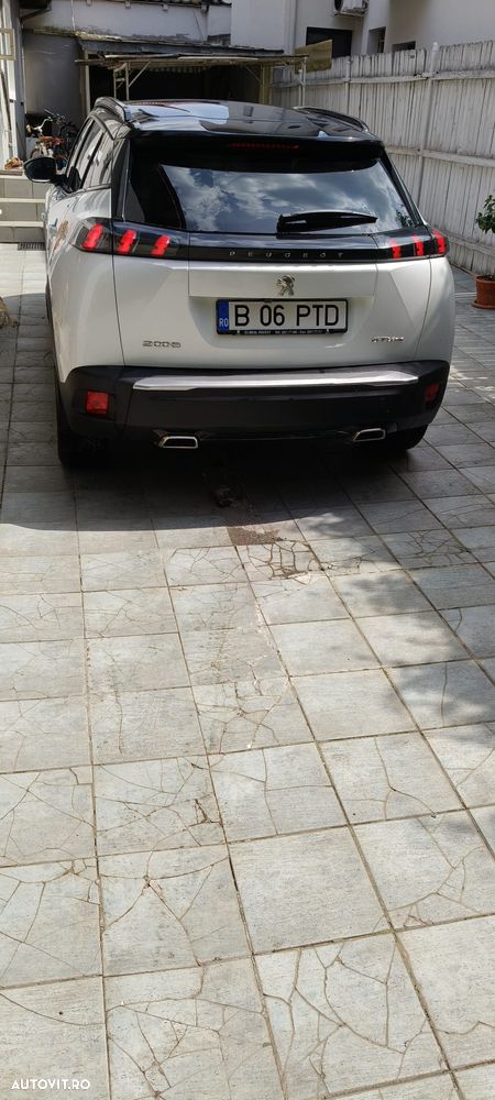 Peugeot 2008 1.2 L PureTech STT EAT8 GT Line - 4