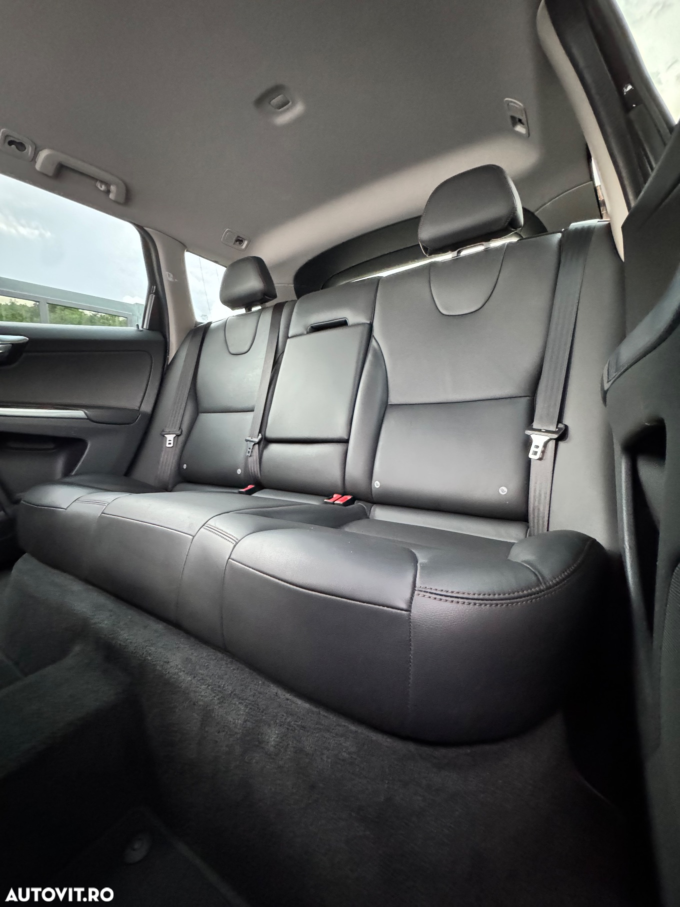 Volvo XC 60 D5 AWD Geartronic Summum - 33