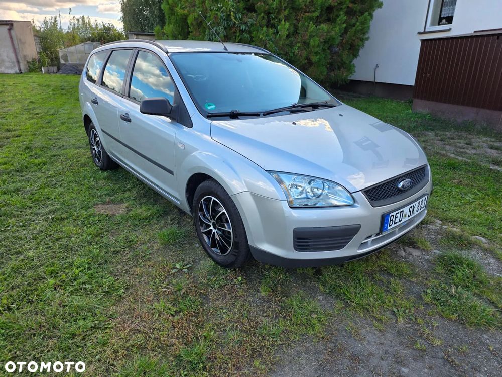Ford Focus 1.6 16V Ambiente - 1