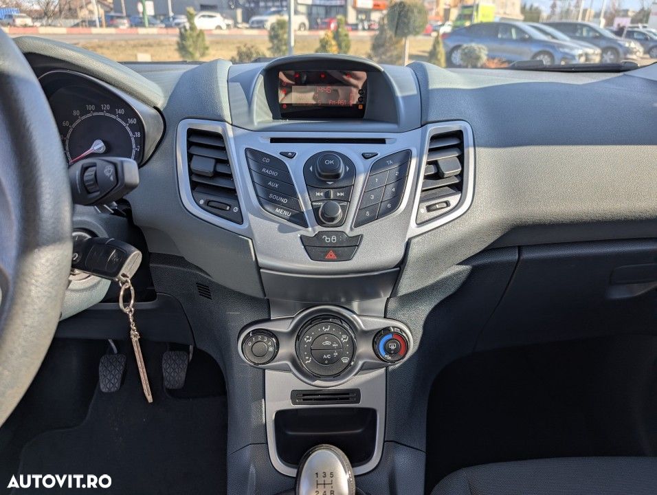 Ford Fiesta - 11