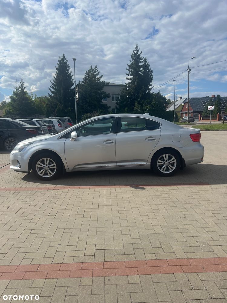 Toyota Avensis 1.6 Active - 3