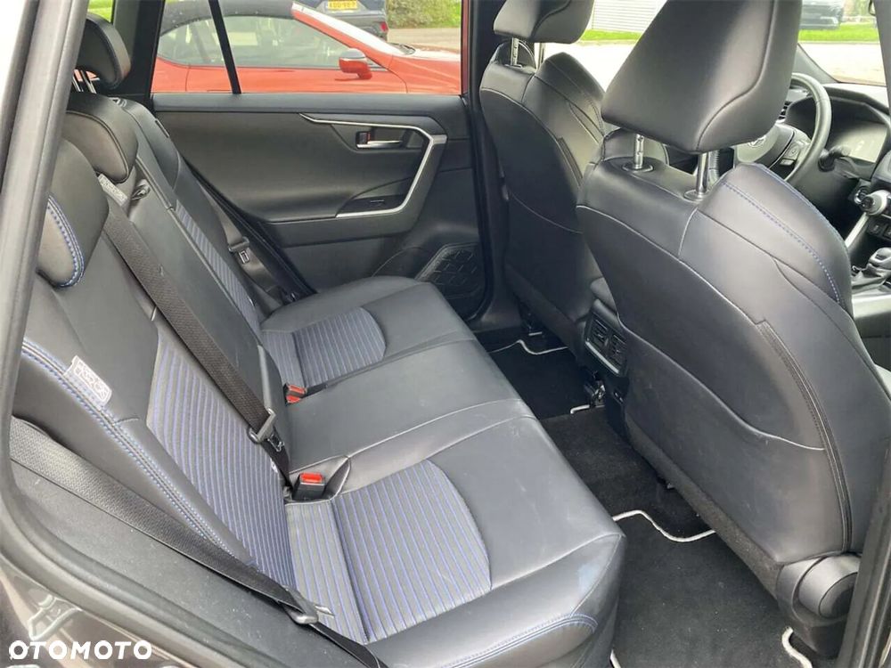 Toyota RAV4 - 7