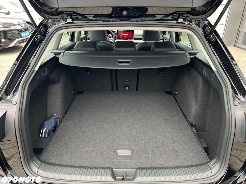 Volkswagen Golf 1.5 eTSI EVO Style DSG - 32