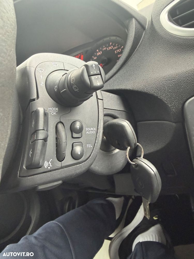 Renault Clio 1.2 16V 75 Dynamique - 11