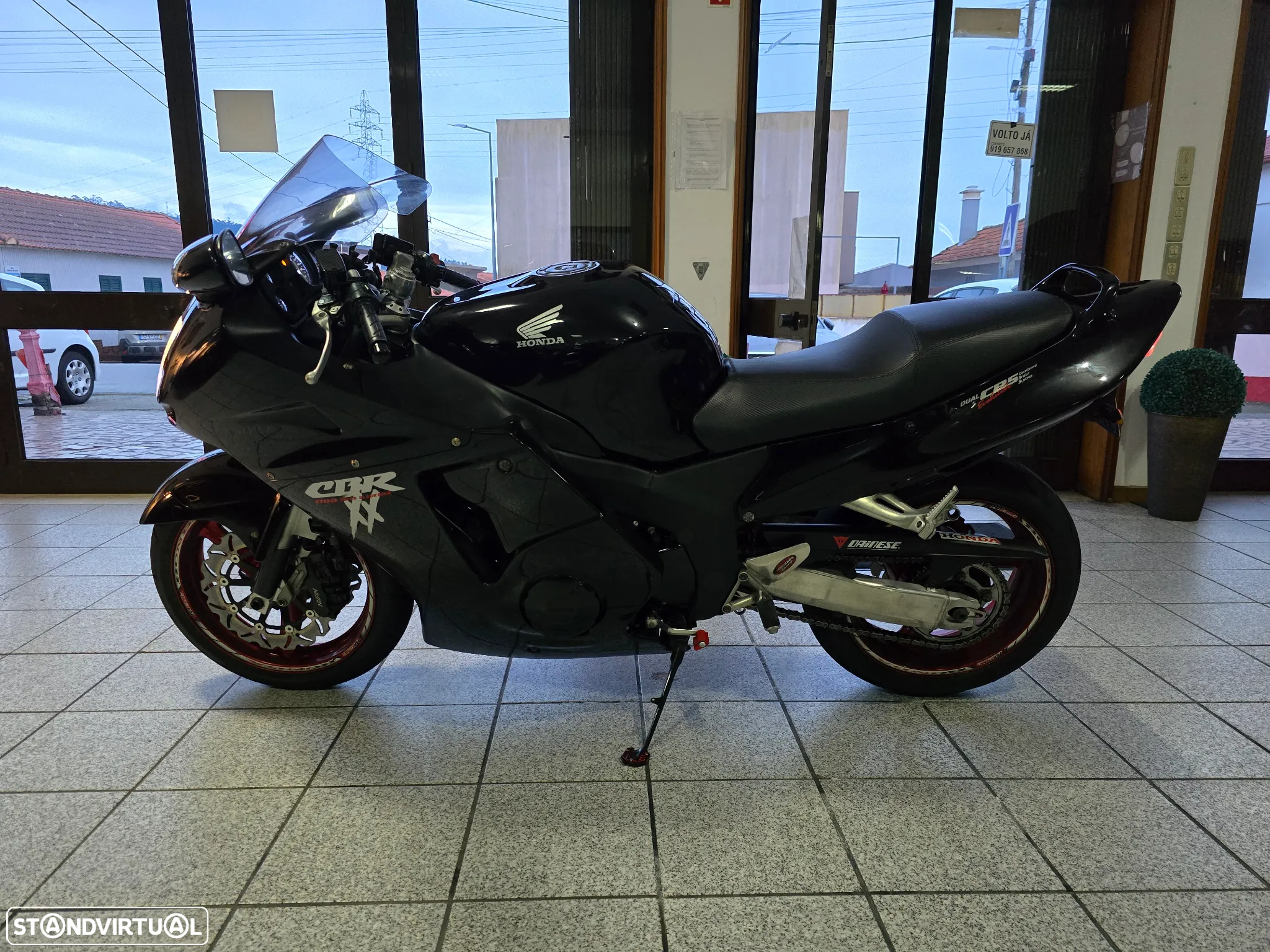 Honda CBR 1100 xx - 2