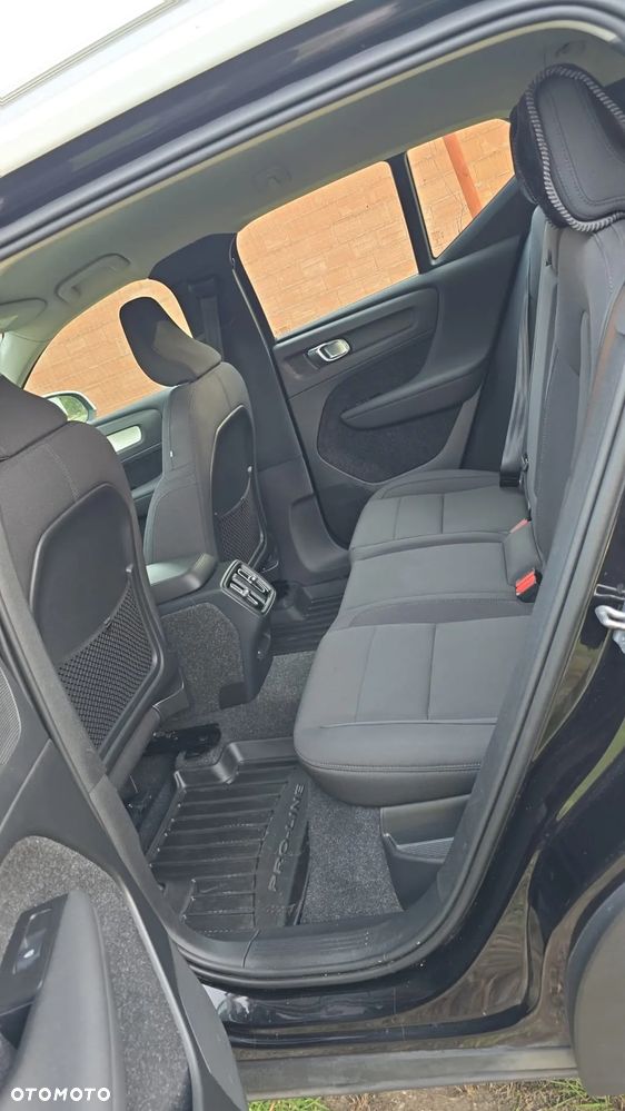 Volvo XC 40 B4 B AWD Momentum Pro - 8