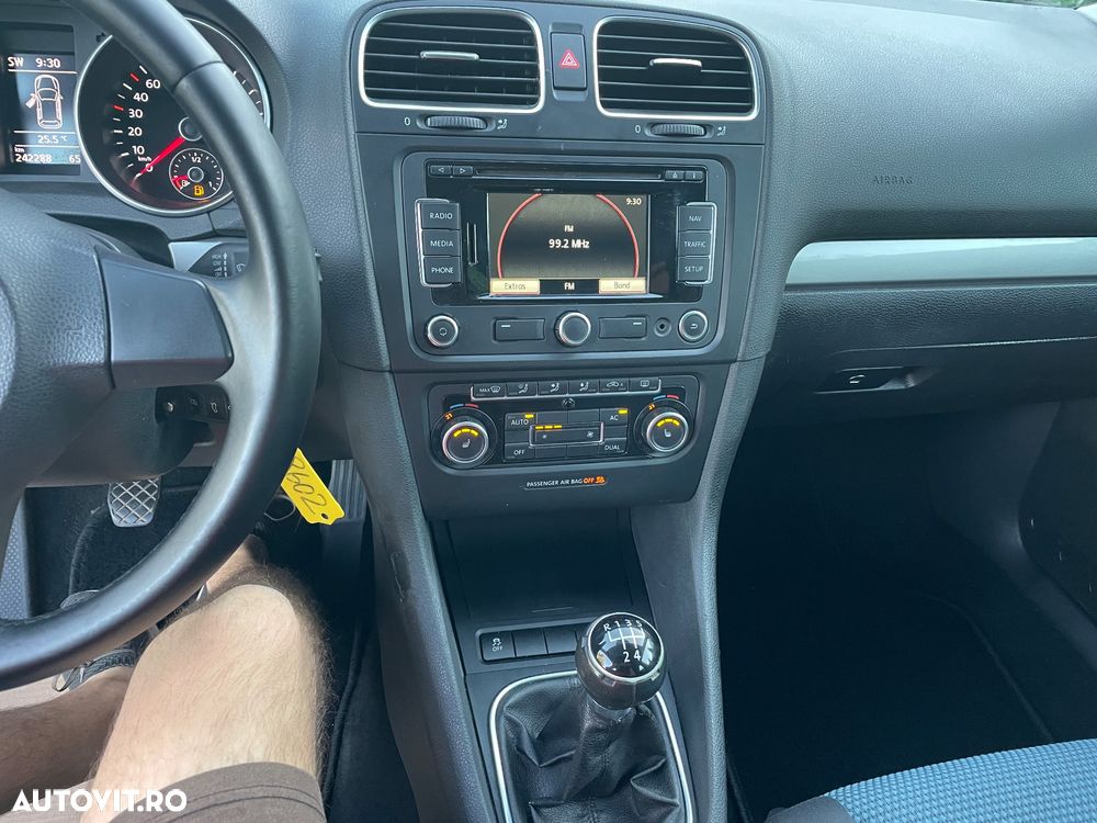 Volkswagen Golf - 8
