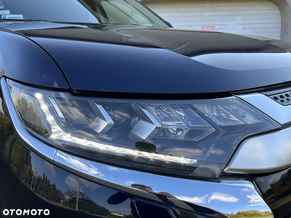 Mitsubishi Outlander 2.0 Intense + Navi 4WD CVT - 9