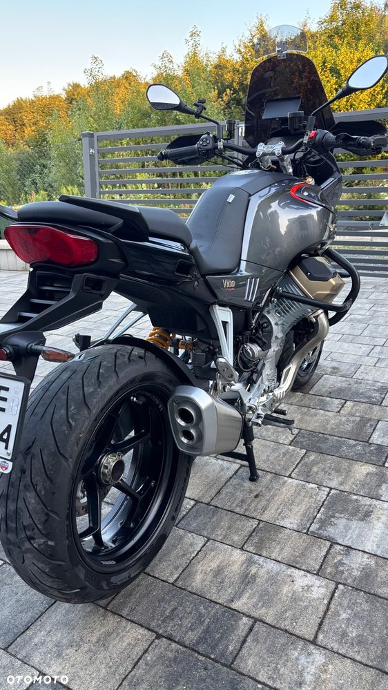 Moto Guzzi V100 Mandello - 21