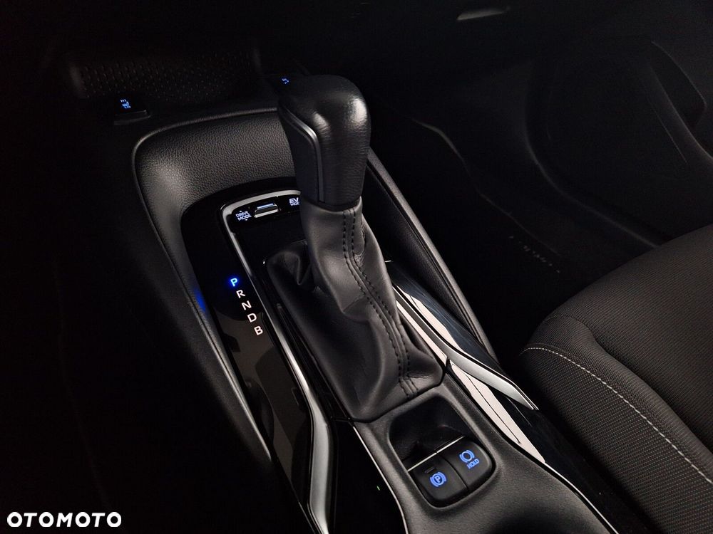 Toyota Corolla 1.8 Hybrid Comfort - 29