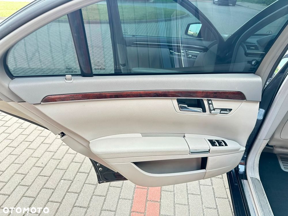 Mercedes-Benz Klasa S 320 CDI DPF 7G-TRONIC - 32