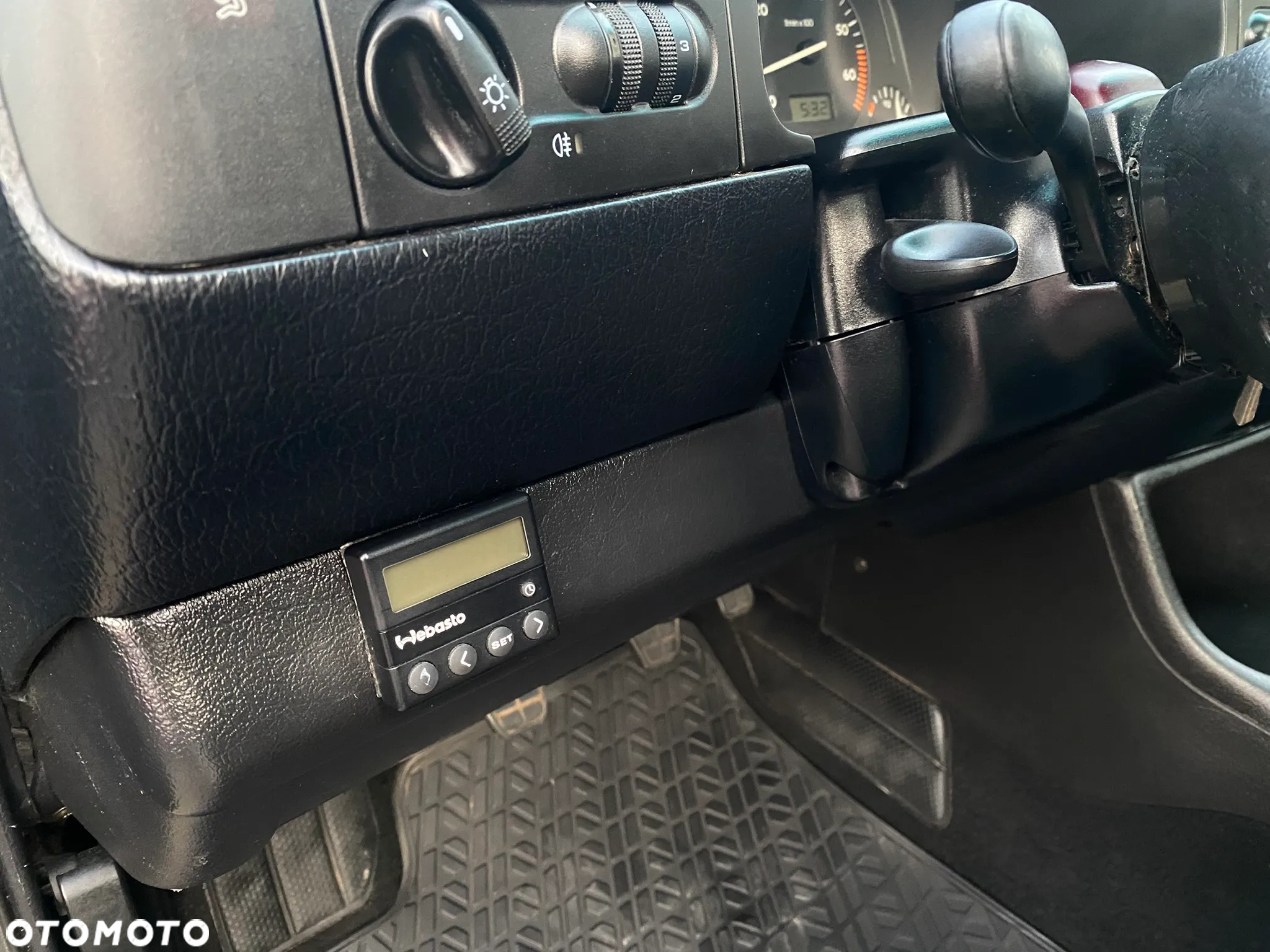 Volkswagen Golf 1.6 - 8