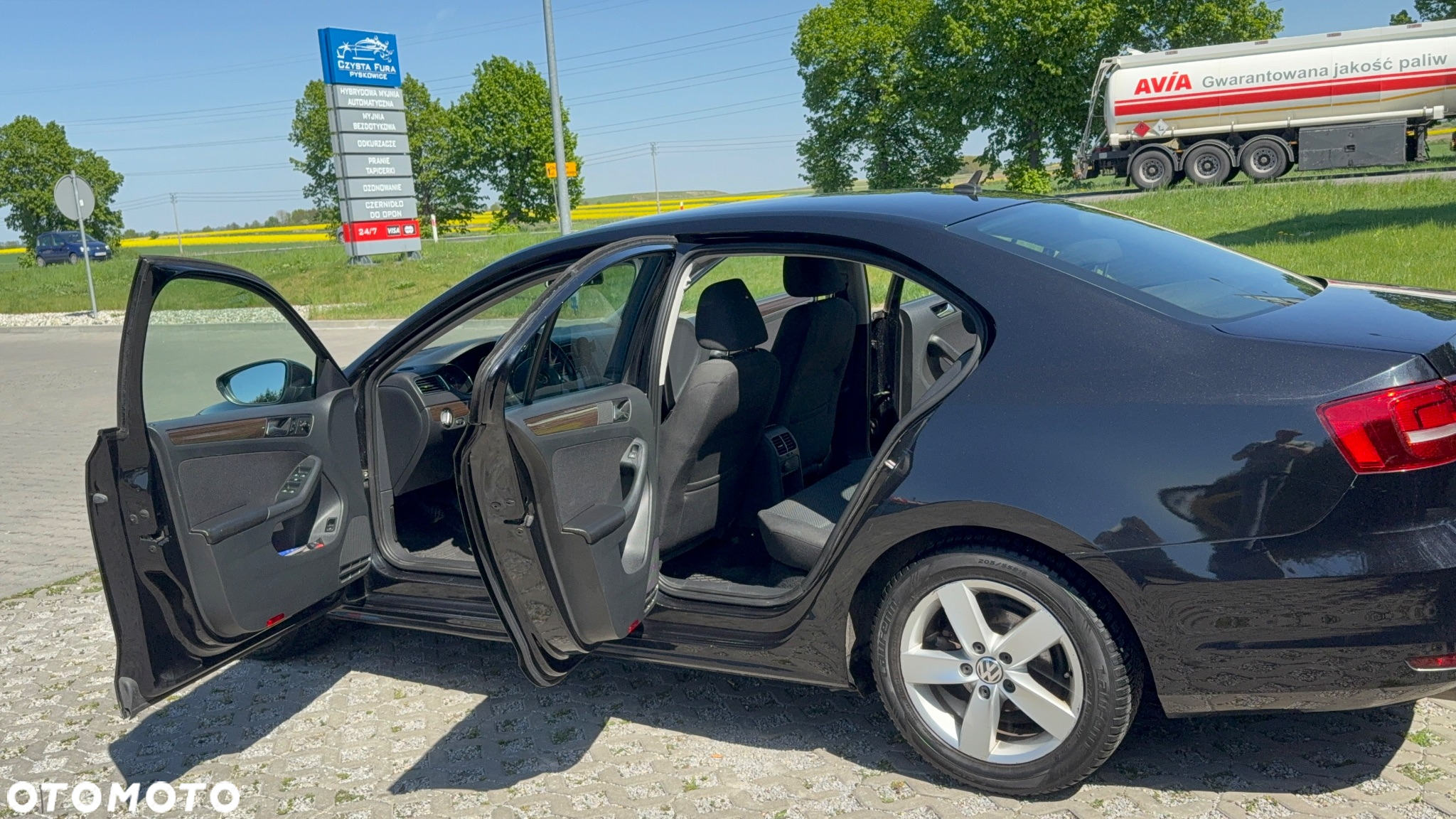 Volkswagen Jetta - 11