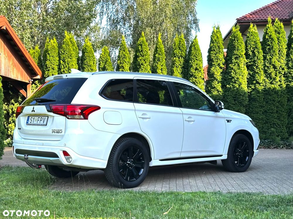 Mitsubishi Outlander Intense + - 7