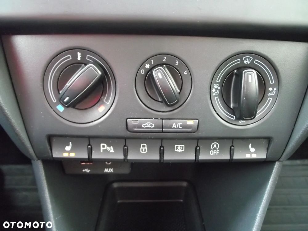 Skoda RAPID Spb 1.6 TDI DPF Ambition - 27