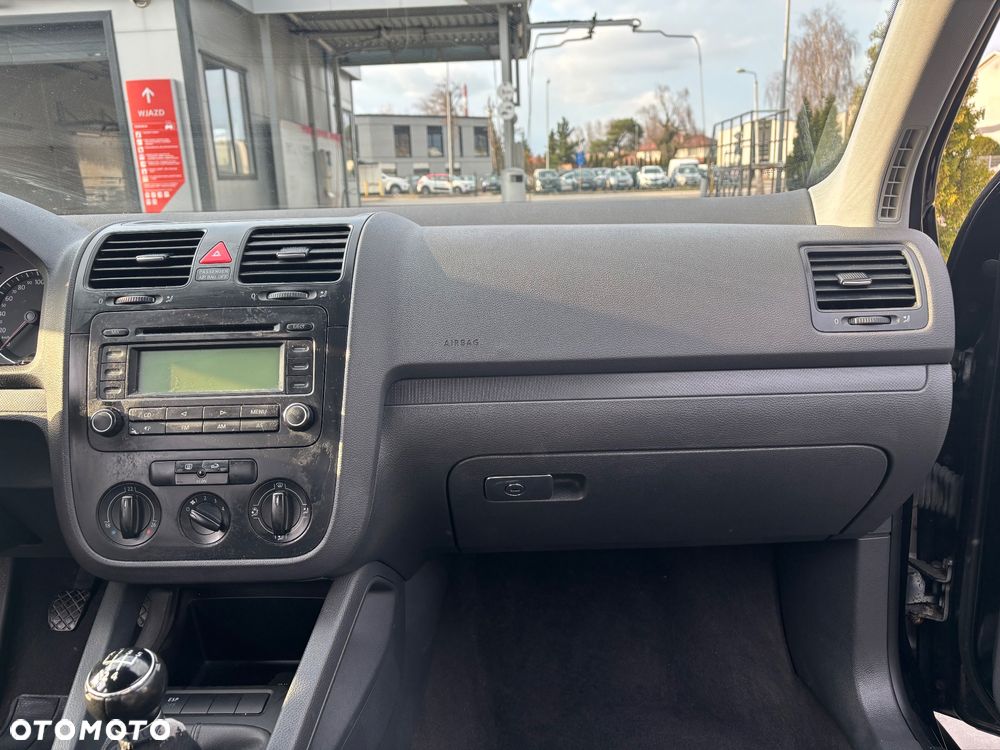 Volkswagen Golf - 31