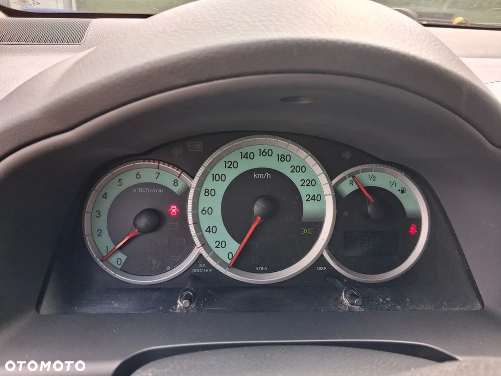 Toyota Corolla Verso - 3