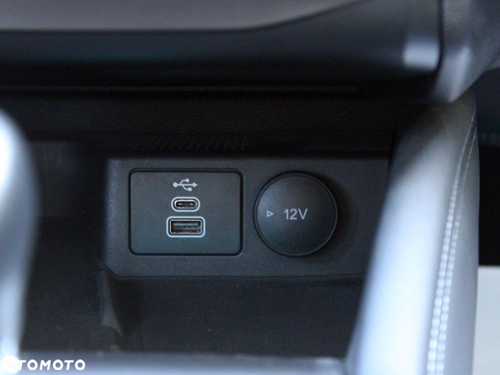 Ford Focus 1.0 EcoBoost Titanium X - 24