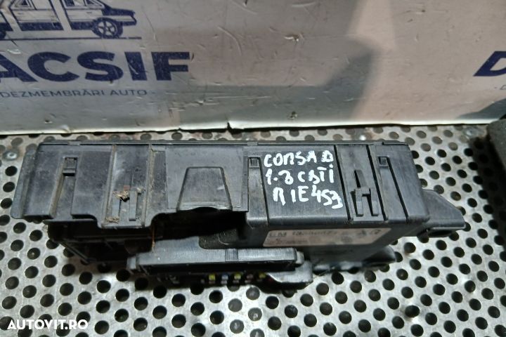 Panou sigurante si relee 13350671 13350671 Opel Corsa D [2006 - 2011] - 2