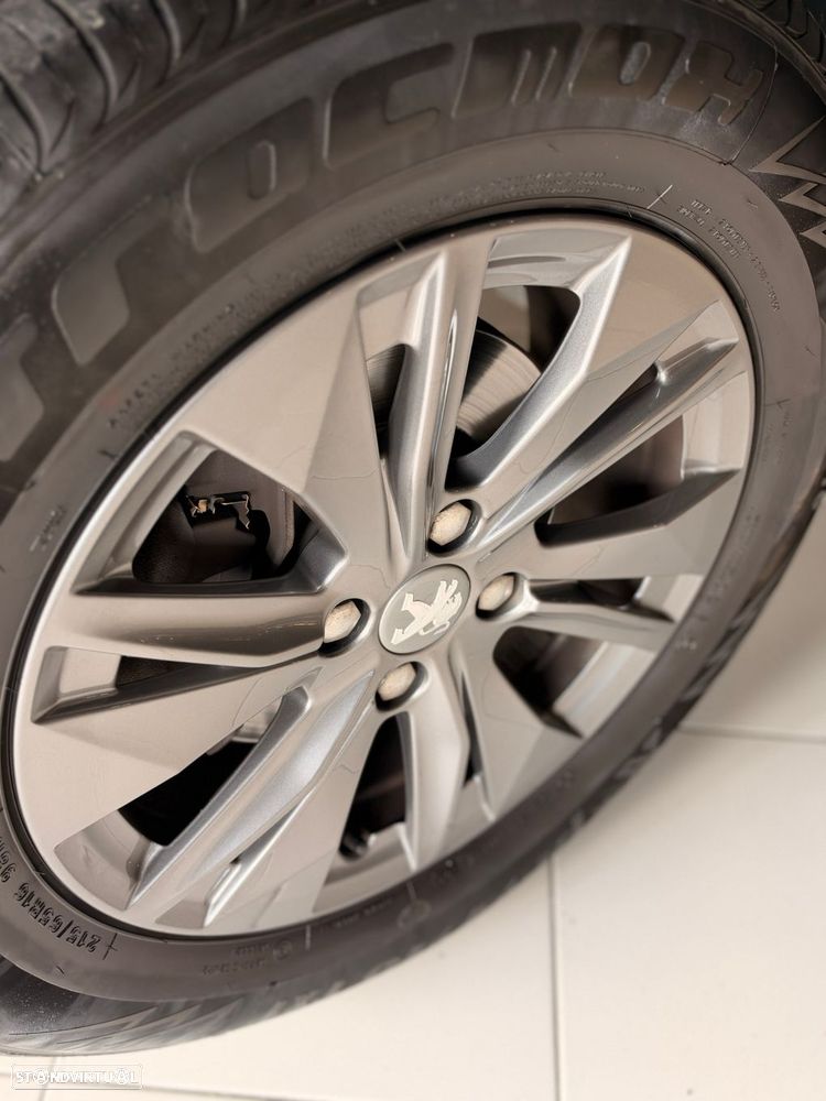 Peugeot 2008 1.2 PureTech Allure Pack - 10