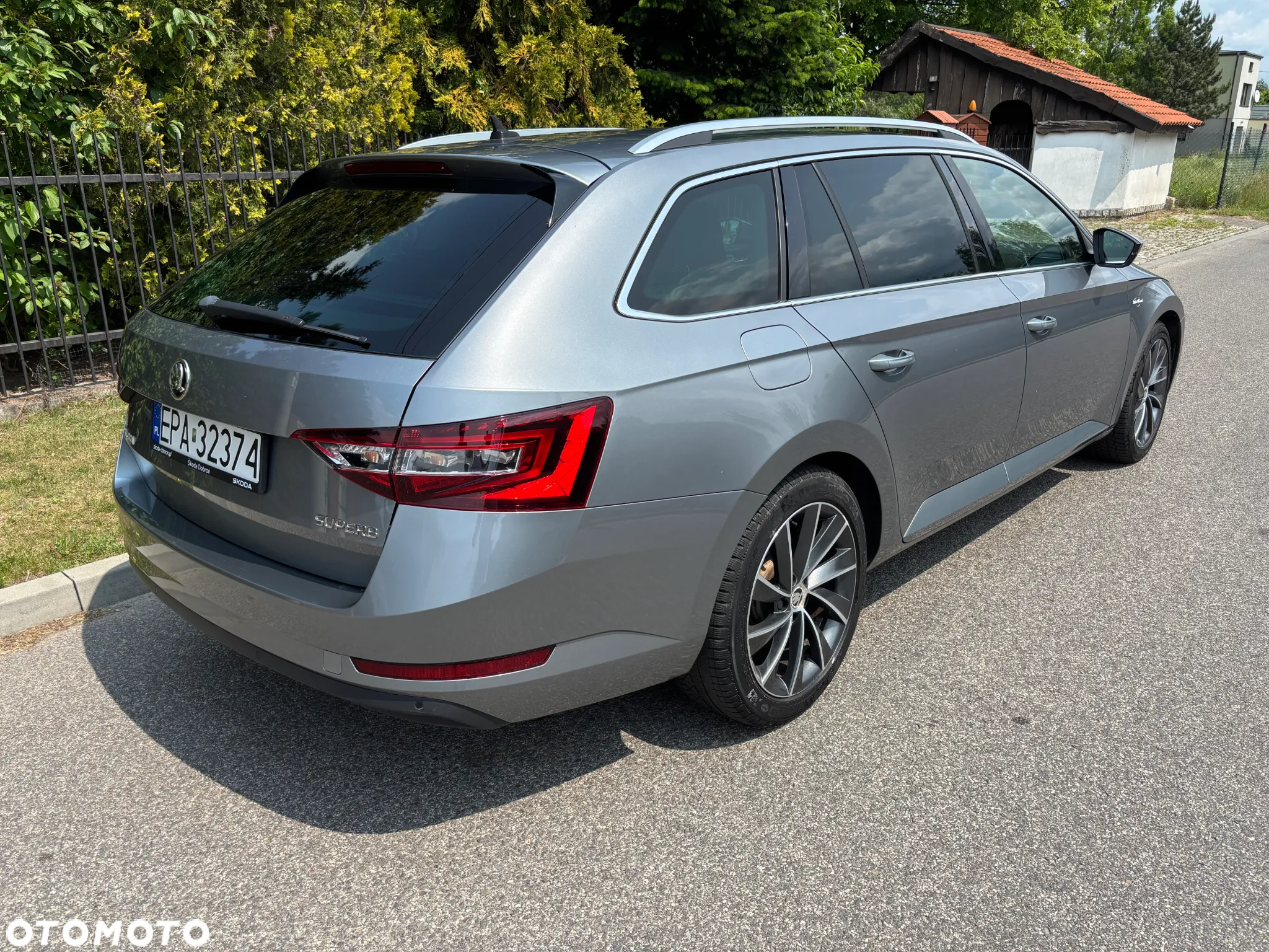 Skoda Superb 2.0 TDI L&K DSG - 4