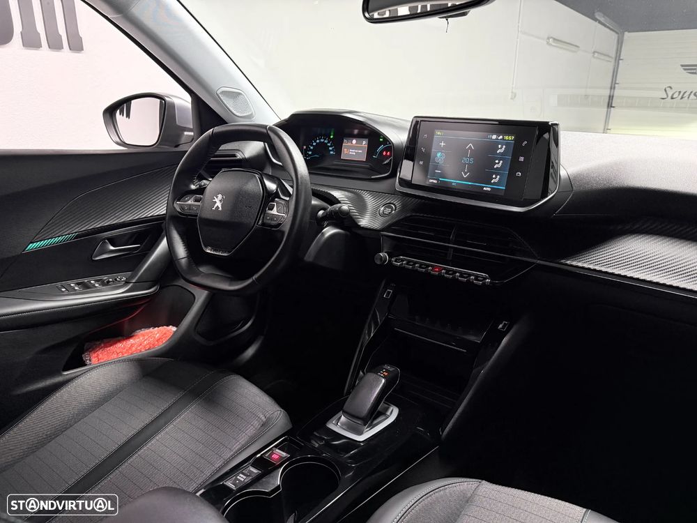 Peugeot e-2008 Allure - 11