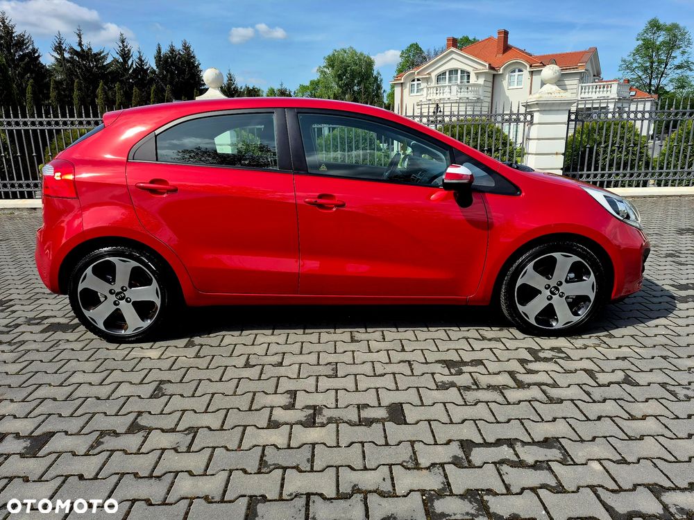 Kia Rio 1.4 Fifa World Cup Edition - 5