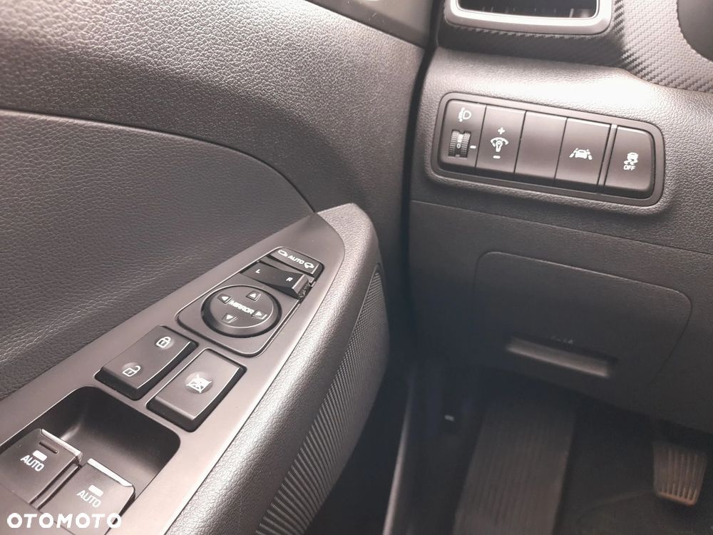 Hyundai Tucson 1.6 GDI BlueDrive Comfort 2WD - 21