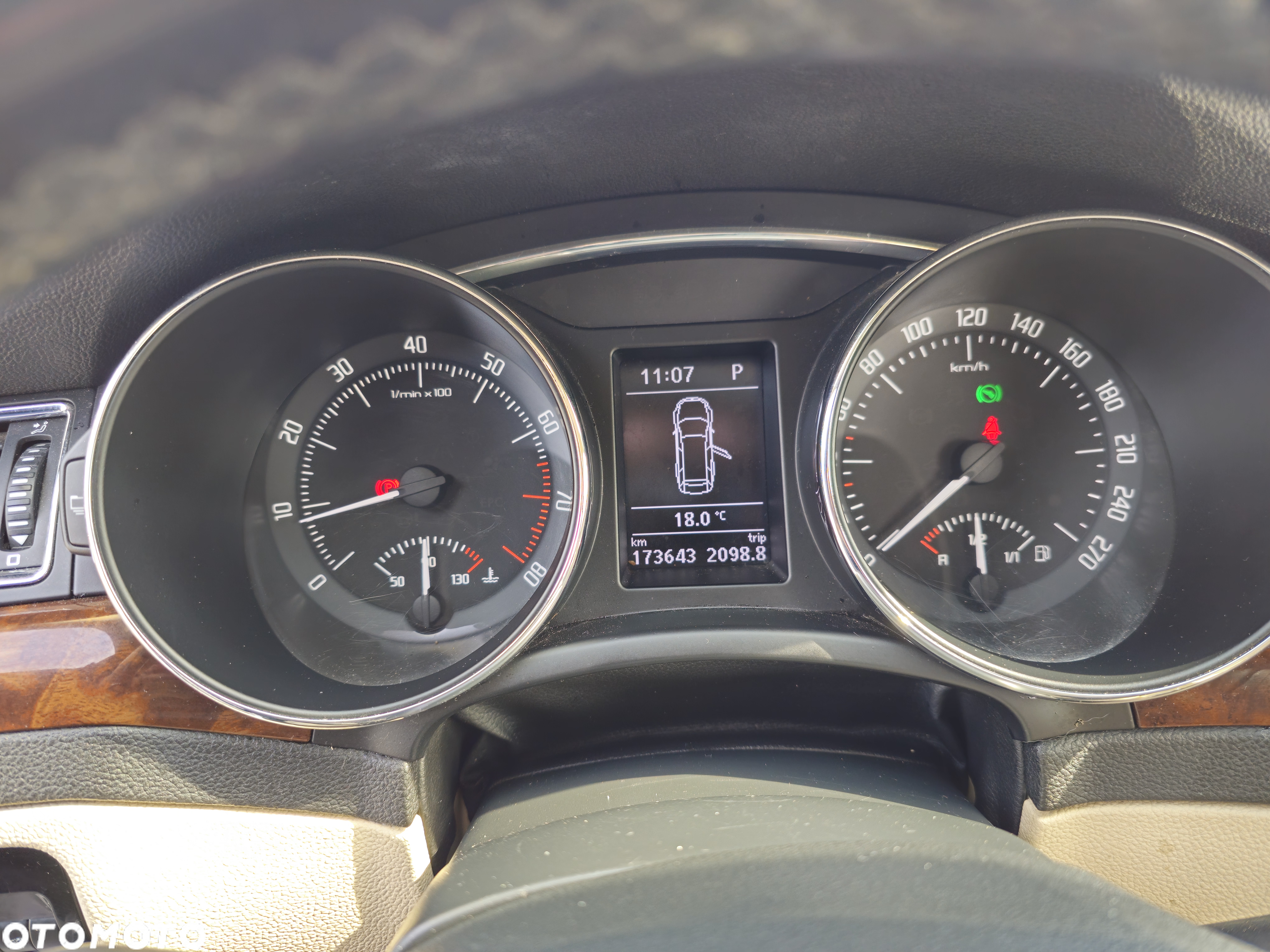 Skoda Superb 1.8 TSI Elegance DSG - 14