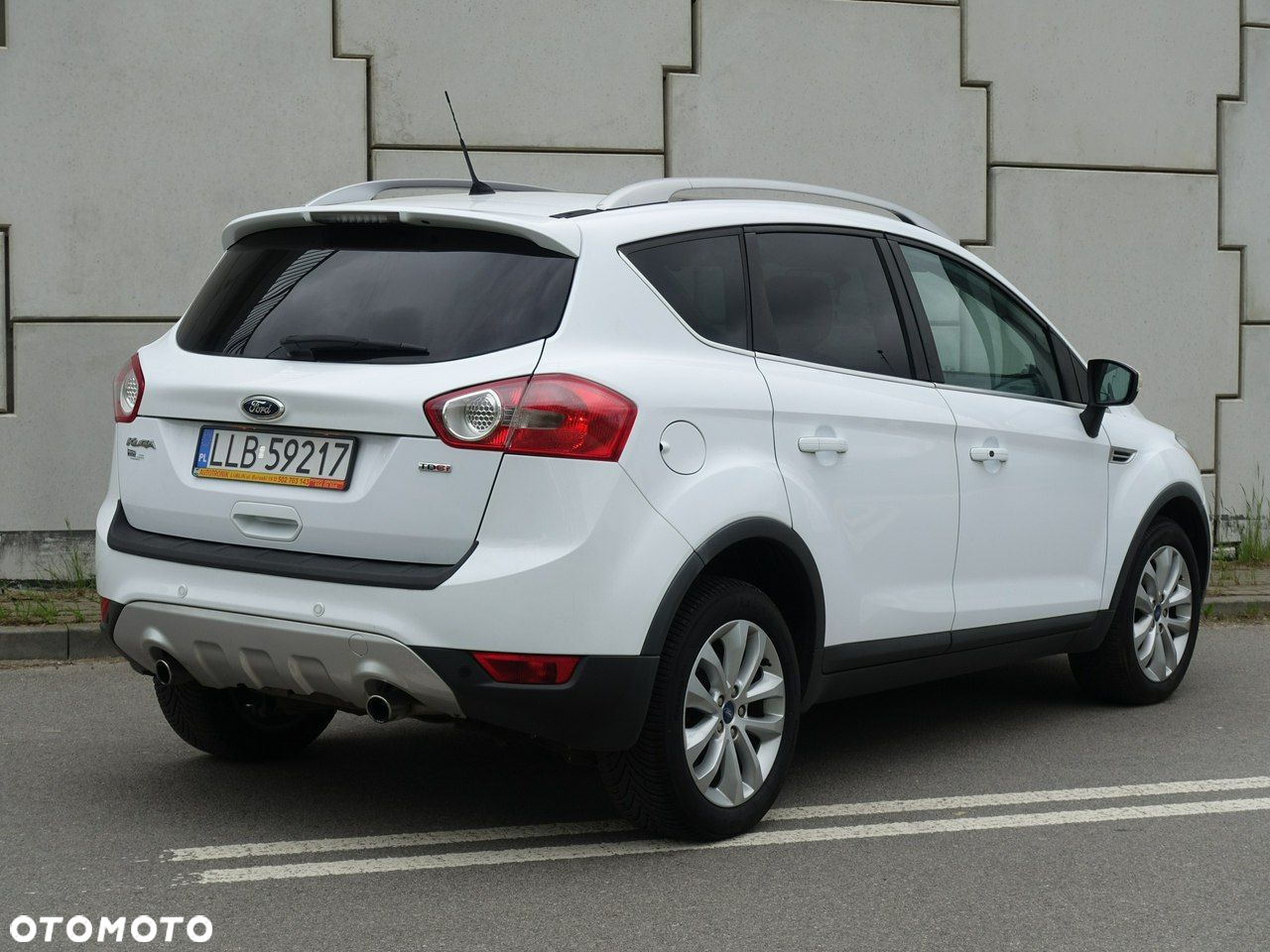 Ford Kuga - 10
