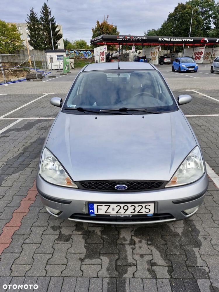 Ford Focus 1.6 Ghia - 2
