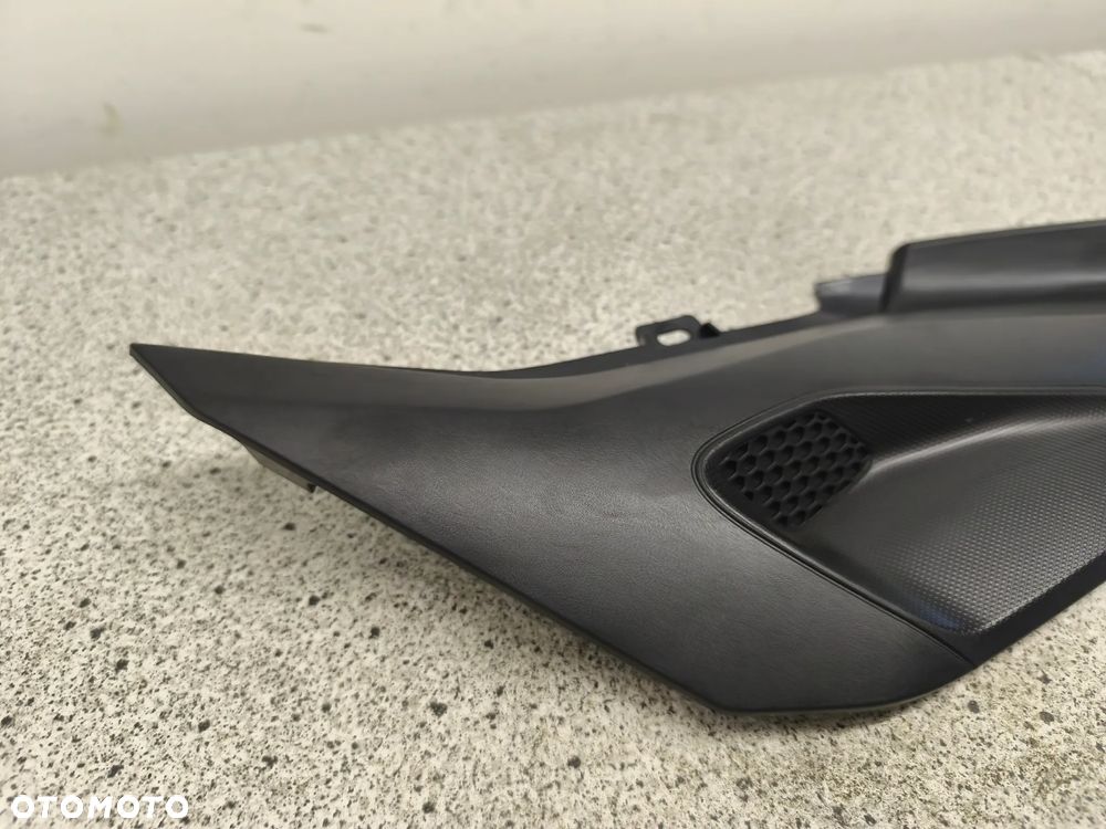 Owiewka, osłona prawa, bok, boczek, wypełnienie prawe Triumph Trident 660 2022 - 5