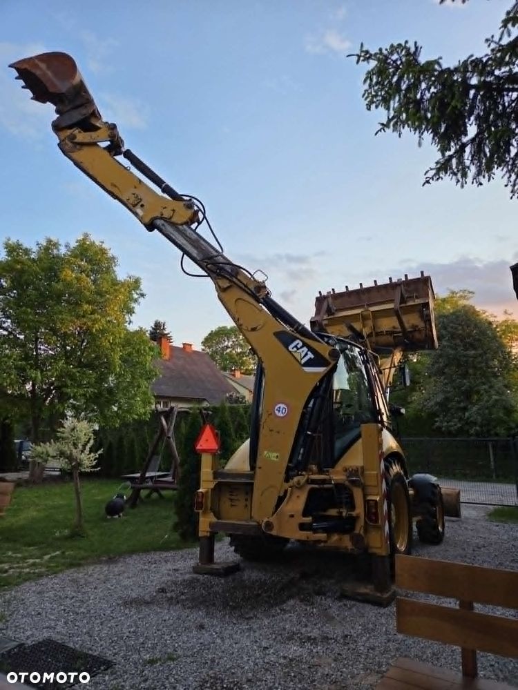 Caterpillar CAT 422E - 9