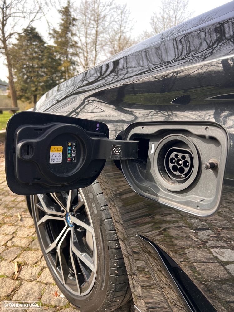 BMW 530 e Pack Desportivo M - 12