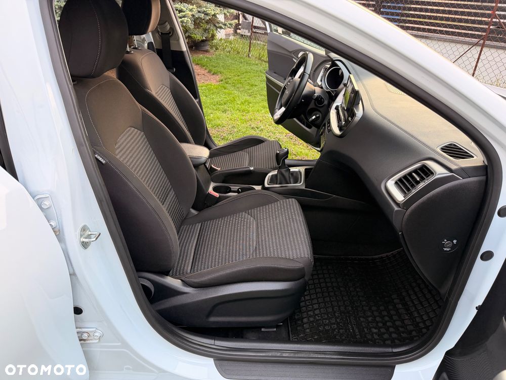 Kia Ceed 1.5 T-GDI M - 26