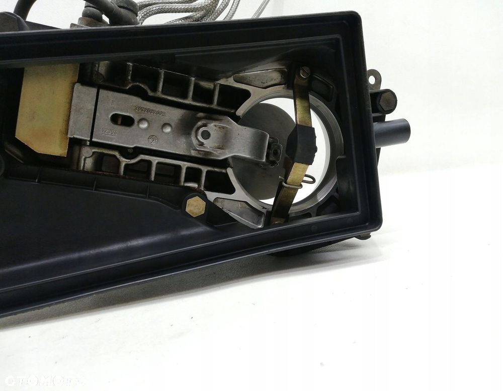 PRZEPŁYWOMIERZ POWIETRZA AUDI 80 035133353 0438100125 035133837AU - 2